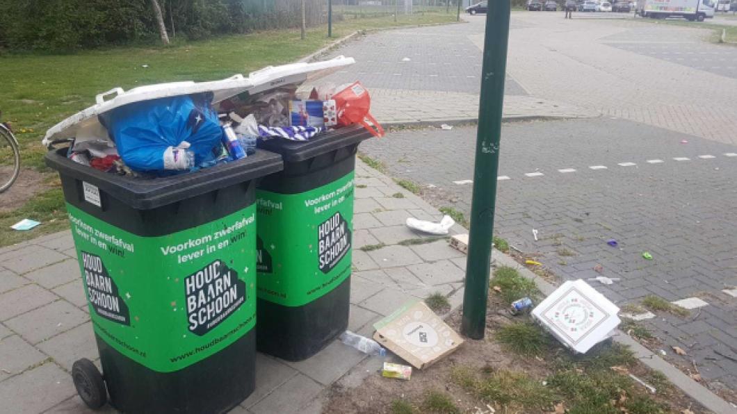 Foto van uitpuilende kliko's.