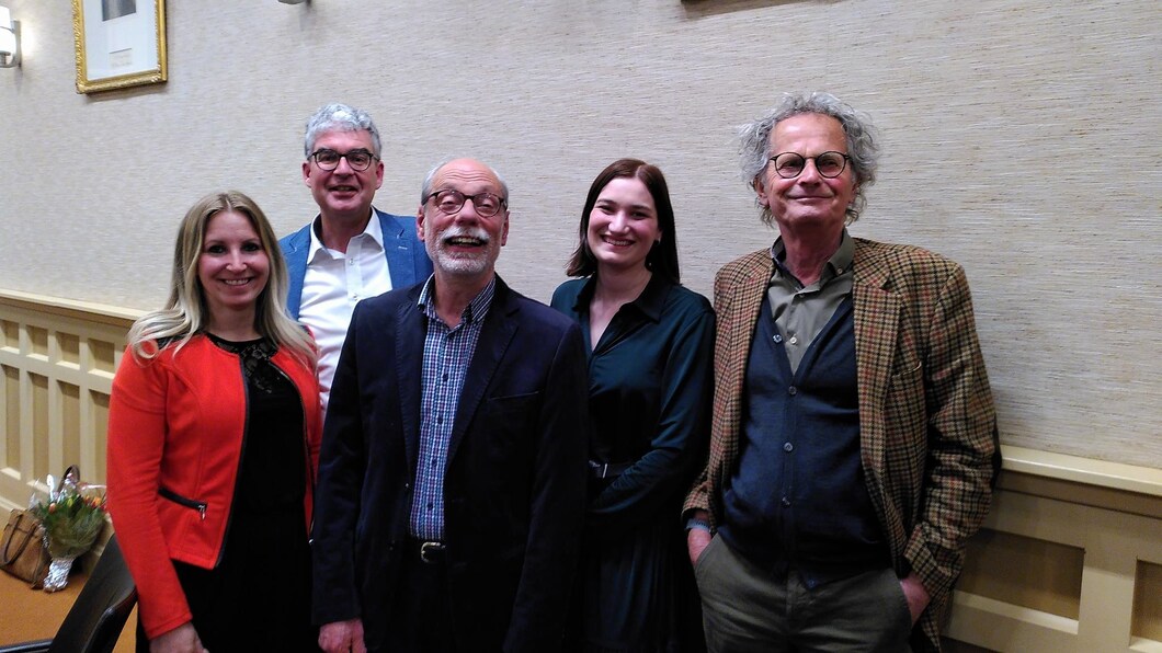 Foto van de fractie in de raadszaal.
