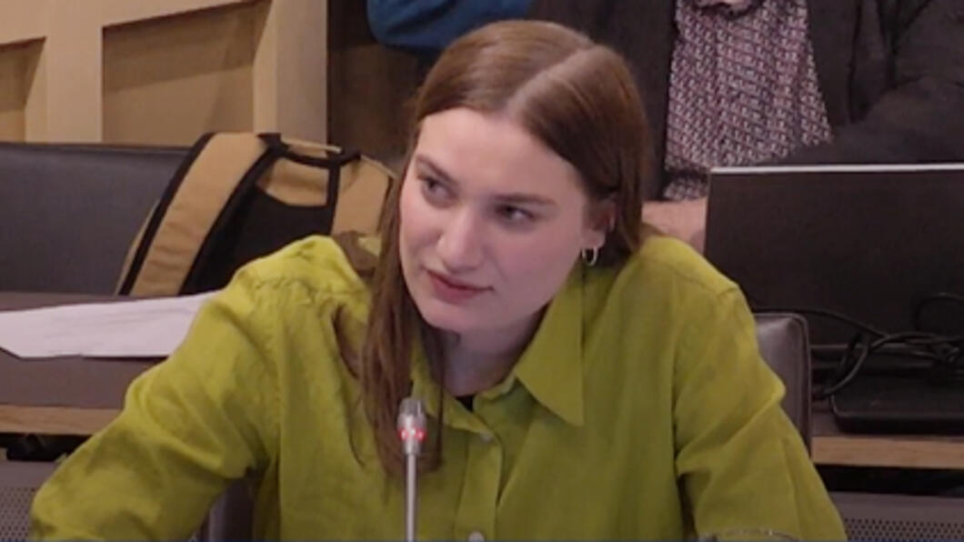 Anne Sluijs tijdens raadsvergadering januari 2024