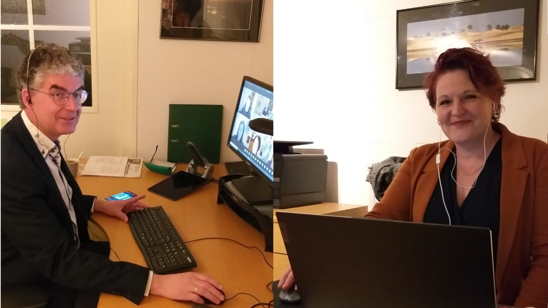 Twee foto's naast elkaar, Jeroen en Suus achter de laptop voor de raadsvergadering. 